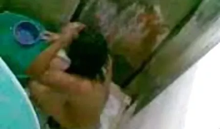 2 شهوانی مجله سکسی دختر LICK و FUCK در Hot Tub