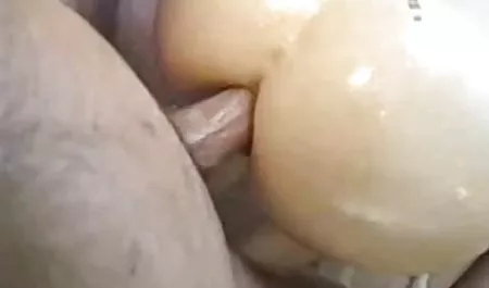 عوضی کثیف روی یک گربه بزرگ نشست و لذت می برد سوراخ کون شهوانی