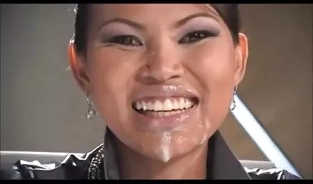 دو عسل خوشمزه با خوردن آن شهوانی یاهو ، دامان آنرا گرفته و آنرا تعویض می کنند